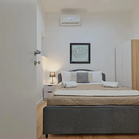 Apartment Costantino 11 Central Welcoming Apt X4 *